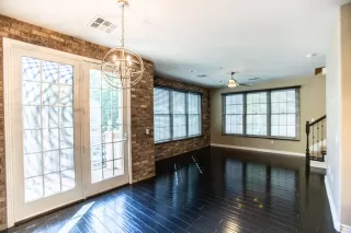 Photo #2: 5988031 Listing