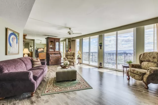 MLS: 5988908 Condo For Sale