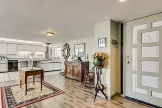 Photo #5: 5988908 Listing 