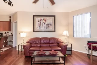 Photo #3: 5989329 Listing