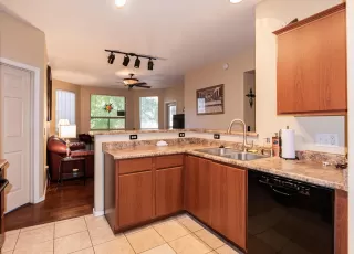 Photo #6: 5989329 Listing