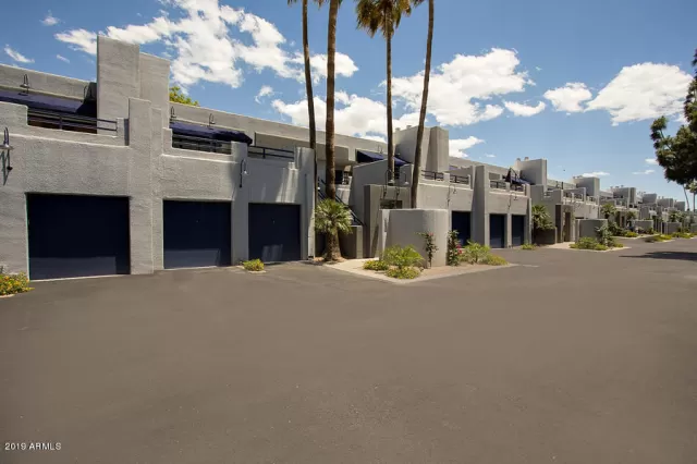 MLS: 5989346 Condo For Sale