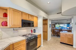 Photo #3: 5989346 Listing