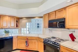 Photo #4: 5989346 Listing