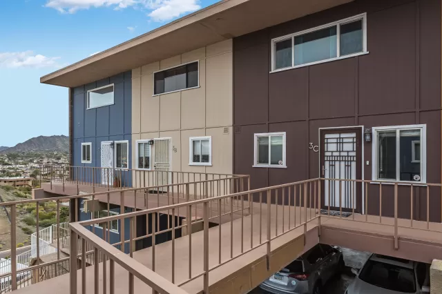 MLS: 5989656 Condo For Sale