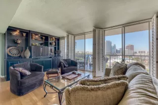 Photo #4: 5989697 Listing