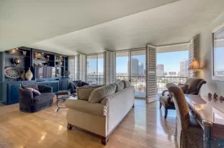 Photo #5: 5989697 Listing