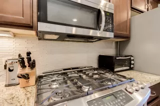 Photo #3: 5989828 Listing