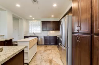 Photo #4: 5989828 Listing