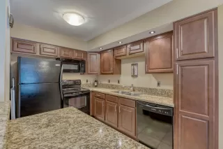 Photo #6: 5989941 Listing