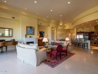 Photo #5: 5991155 Listing