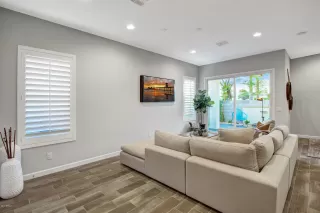 Photo #2: 5991647 Listing