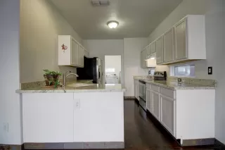 Photo #5: 5991746 Listing 
