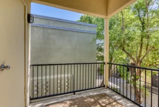 Photo #2: 5992023 Listing