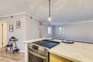 Photo #5: 5992240 Listing