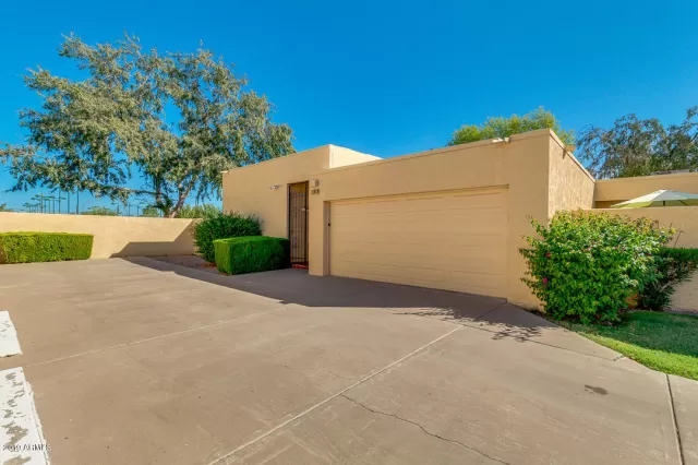 MLS: 5993279 Condo For Sale