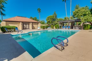 Photo #5: 5993279 Listing