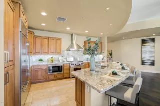 Photo #2: 5993380 Listing