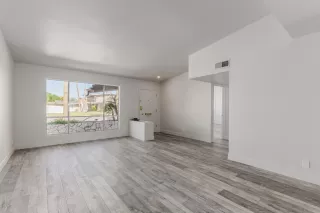 Photo #5: 5993518 Listing 