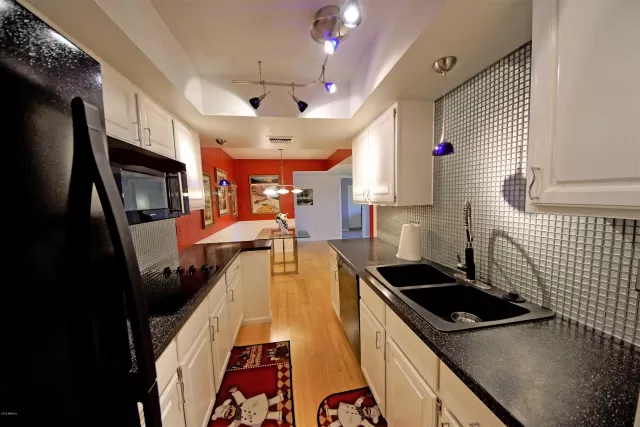 MLS: 5993694 Condo For Sale