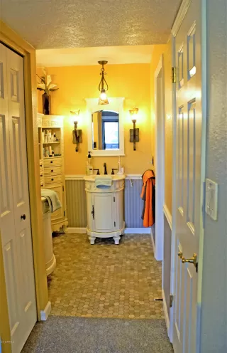 Photo #6: 5993694 Listing