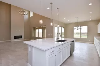 Photo #5: 5993818 Listing