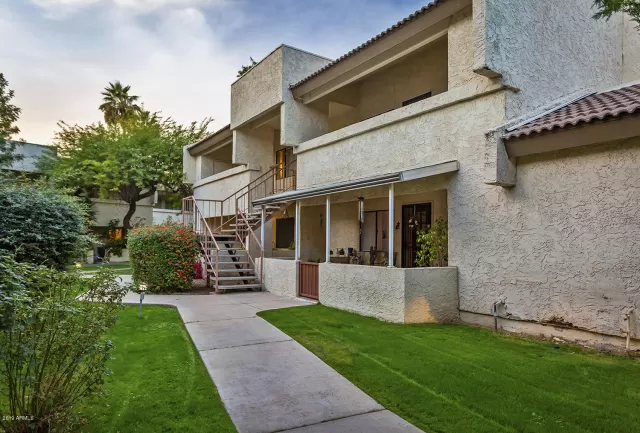 MLS: 5993885 Condo For Sale