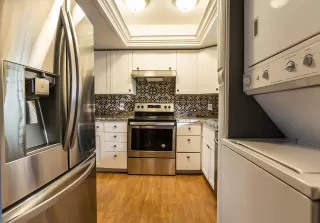 Photo #6: 5993885 Listing