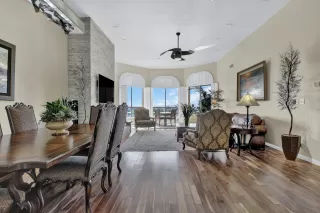 Photo #6: 5994518 Listing