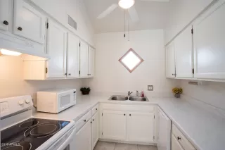 Photo #6: 5994909 Listing