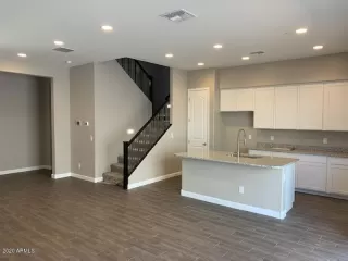 Photo #3: 5995638 Listing