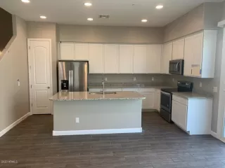 Photo #6: 5995638 Listing