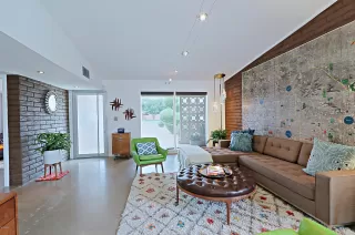 Photo #5: 5996818 Listing