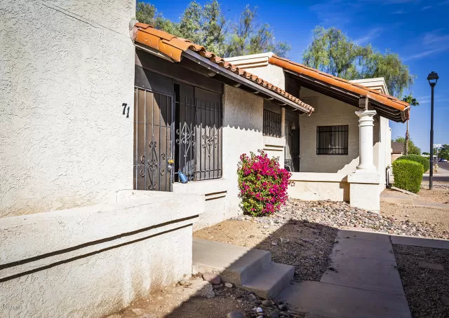 MLS: 5997857 Condo For Sale