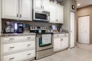 Photo #3: 5998429 Listing