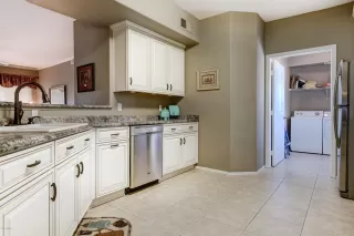 Photo #4: 5998429 Listing