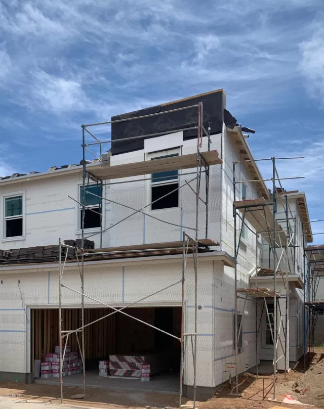 MLS: 5999132 Condo For Sale