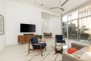 Photo #1: 5999216 Listing