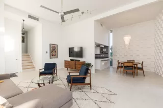 Photo #2: 5999216 Listing