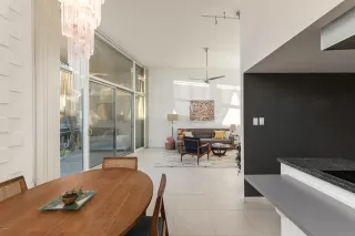 Photo #3: 5999216 Listing