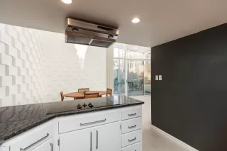 Photo #6: 5999216 Listing