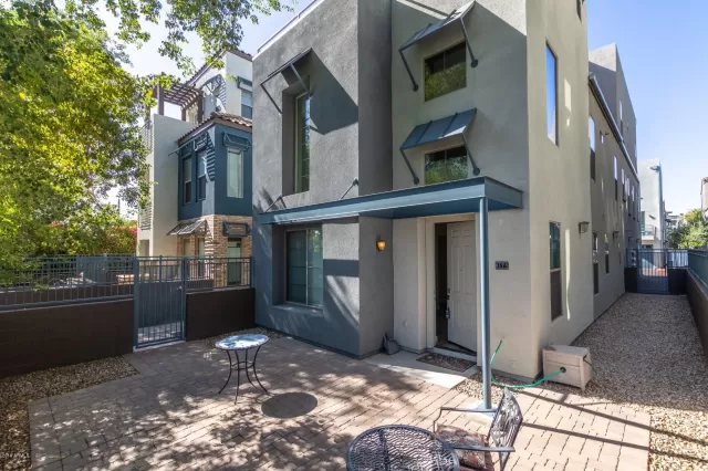 MLS: 6000016 Condo For Sale