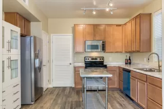 Photo #1: 6000016 Listing