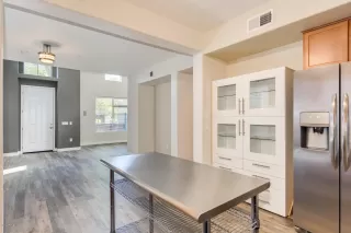 Photo #6: 6000016 Listing