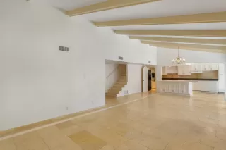 Photo #5: 6001556 Listing