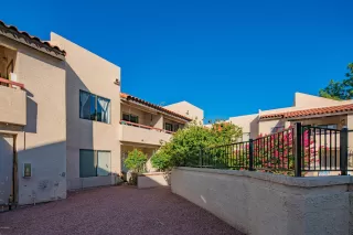 Photo #6: 6001788 Listing