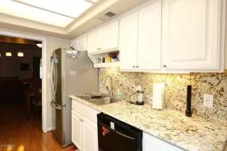 Photo #6: 6003504 Listing