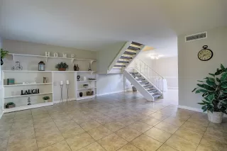 Photo #3: 6003702 Listing