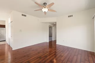 Photo #5: 6005043 Listing