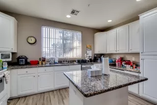 Photo #2: 6006366 Listing